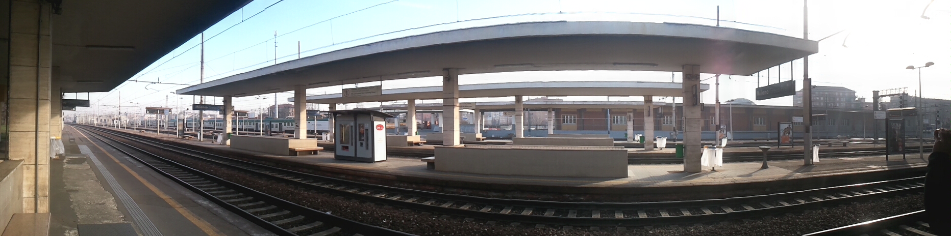 Panoramica binari 1 e 2, stazione Milano Greco Pirelli