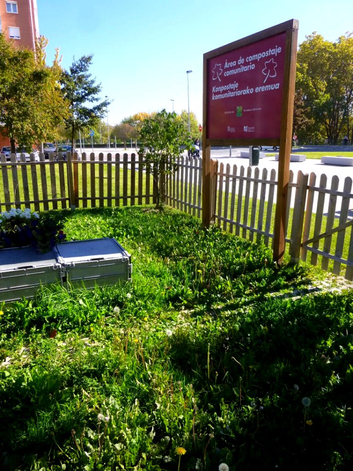 Pamplona - Reciclaje de residuos urbanos, área de compostaje urbano 1