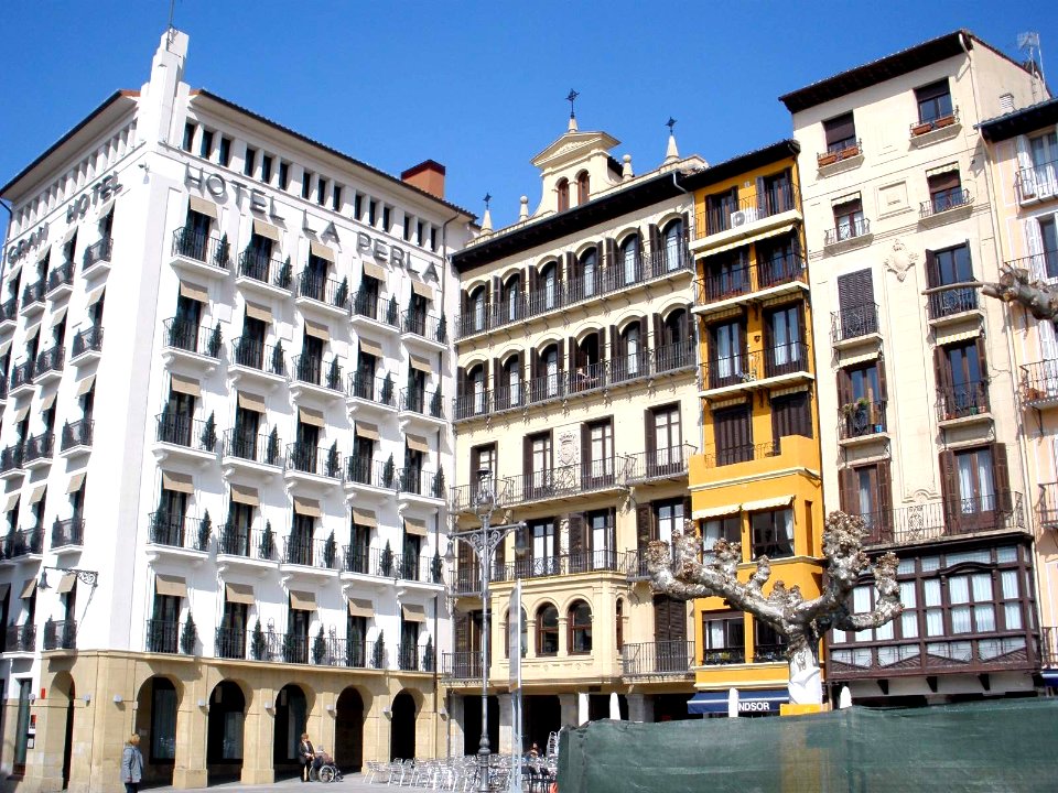 Pamplona - Plaza del Castillo, Hotel La Perla 1