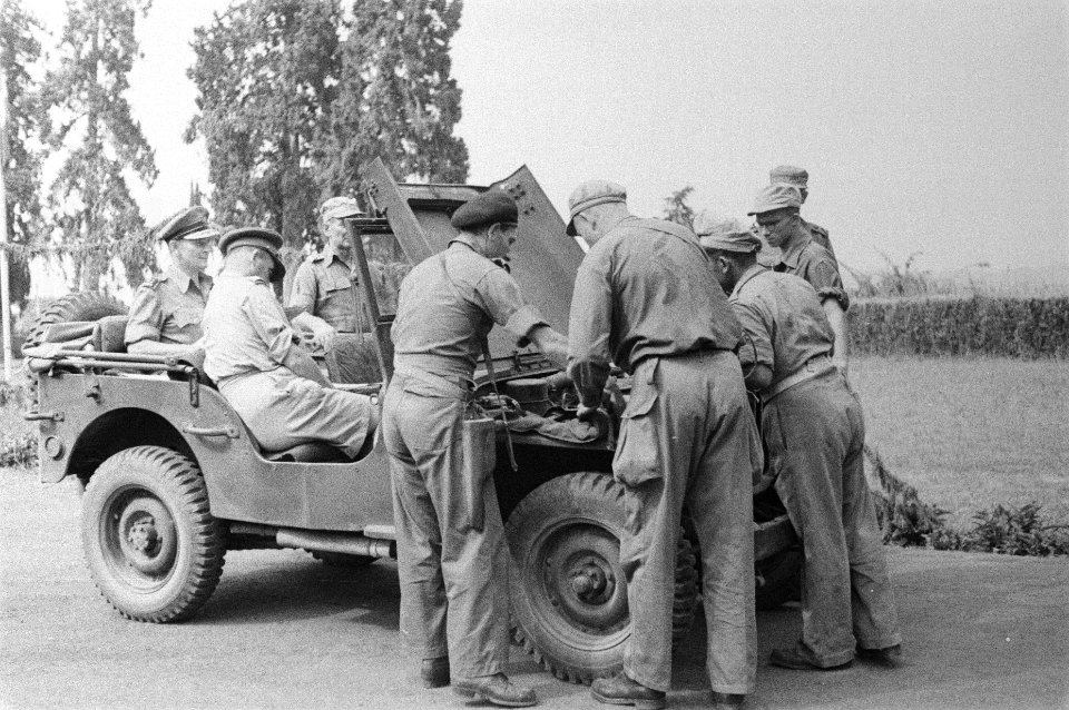 Panne aan de jeep, Bestanddeelnr 57-3-4