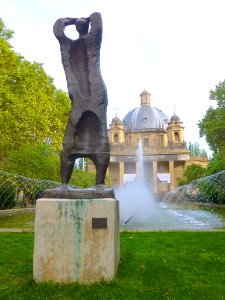 Pamplona - Plaza de la Libertad, escultura de Jorge Oteiza
