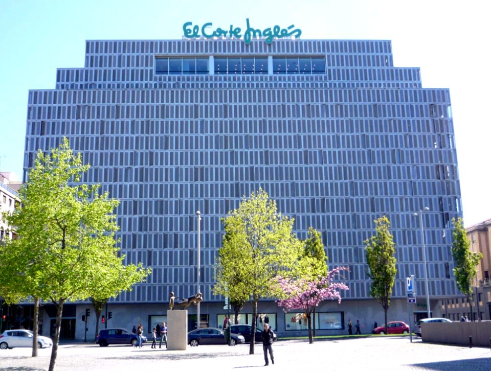 Pamplona - El Corte Inglés 1