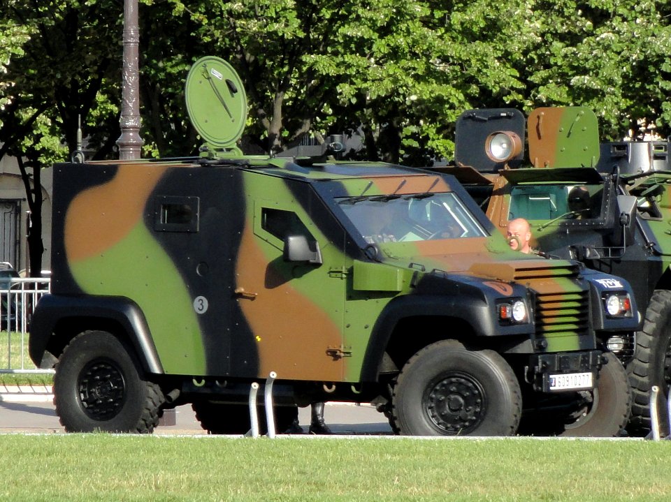 Panhard PVP, (Petit Véhicule Protégé), French army licence registration '6091 0277' photo-3