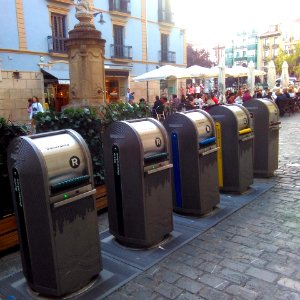 Pamplona - contenedores de reciclaje