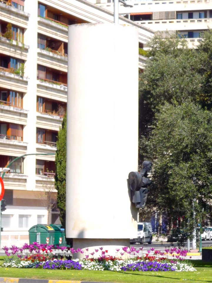 Pamplona - Plaza de Juan XXIII (4)