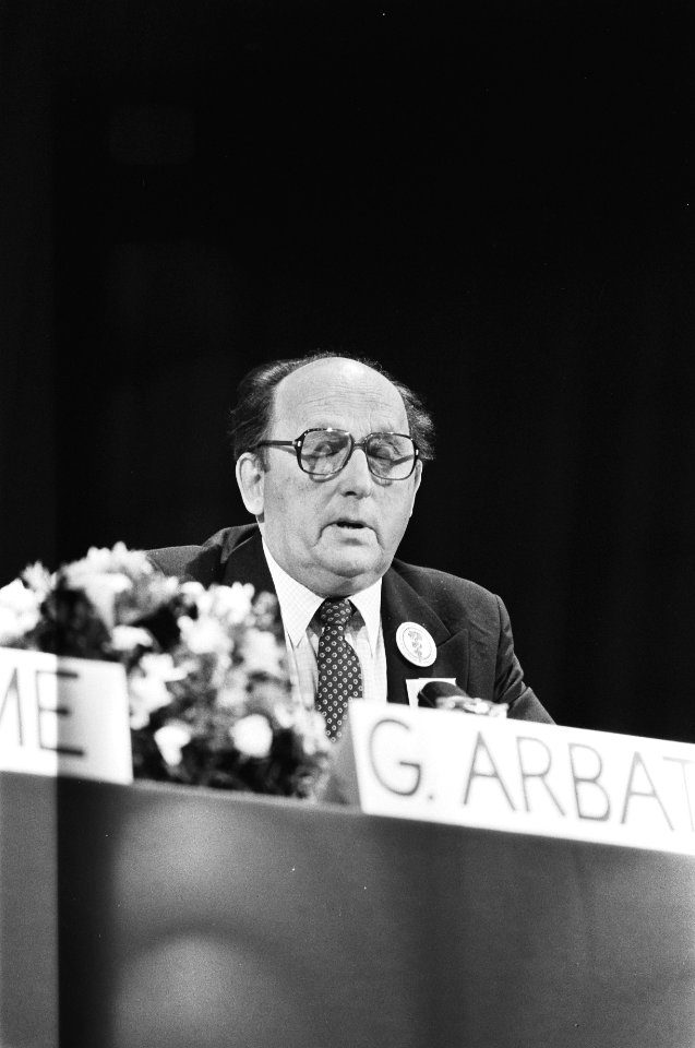 Panellid Georgy Arbatov, Bestanddeelnr 932-6259