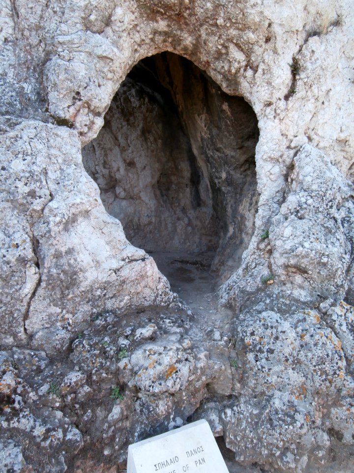 Panas cave 7233918