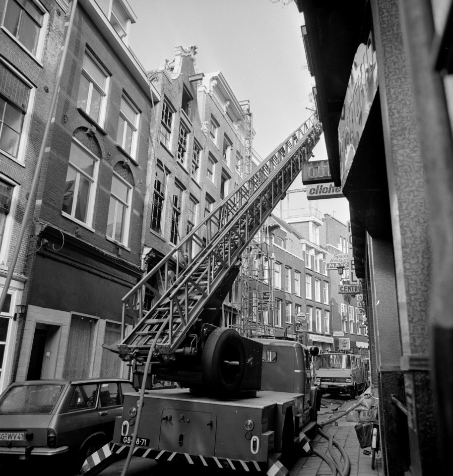 Panden in Warmoesstraat Amsterdam uitgebrand, Bestanddeelnr 929-5764