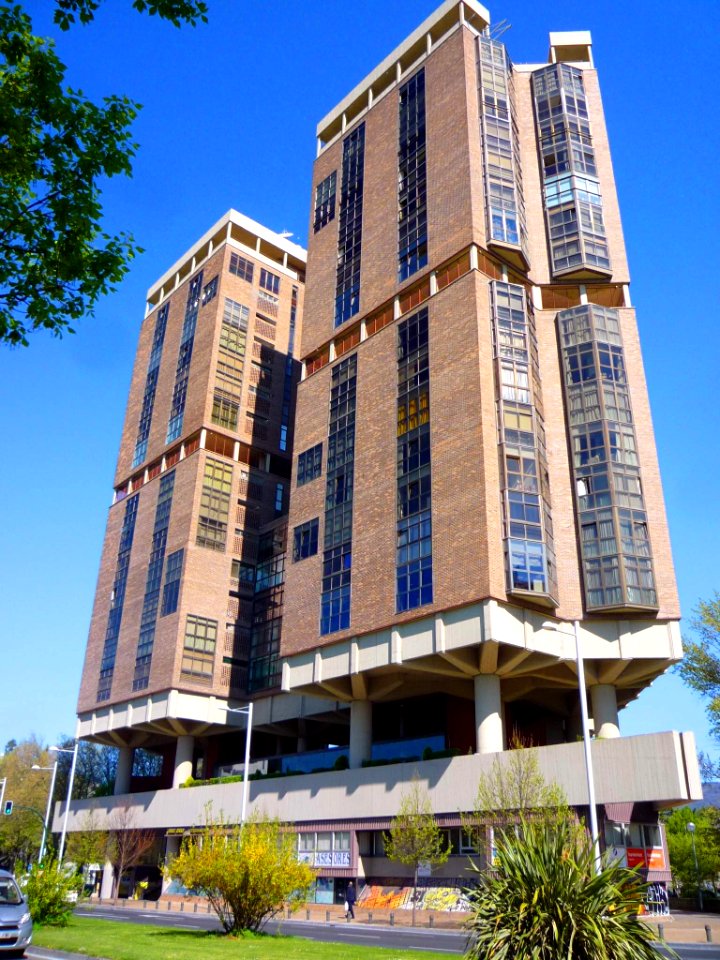 Pamplona - Avenida del Ejército, Edificio Singular 4
