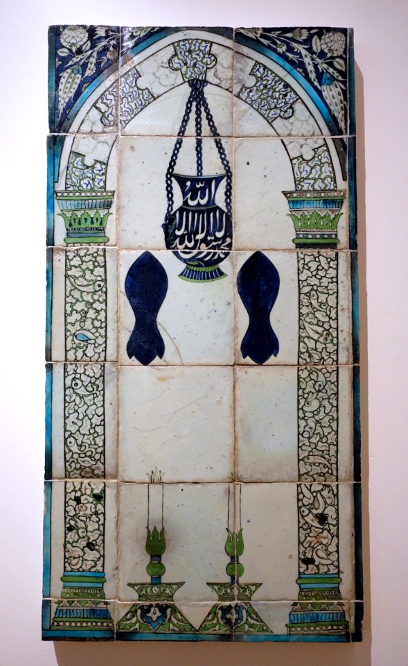 Panel of revetment tiles representing a mihrab, Syria, Damascus, 17th century AD, underglaze-painted fritware - Aga Khan Museum - Toronto, Canada - DSC06793