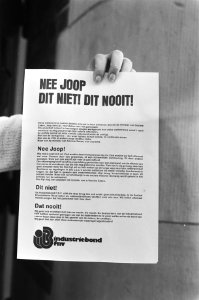Pamflet Nee Joop dit niet dit nooit door FNV verspreiding uit protest tegen vo, Bestanddeelnr 931-8970