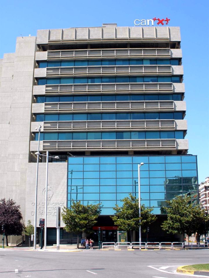 Pamplona - Antiguo edificio central de la Caja de Ahorros Municipal de Pamplona 1