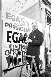Paint-in , PvdA oud-staatssecretaris Egas neemt de penseel ter hand, Bestanddeelnr 920-0405