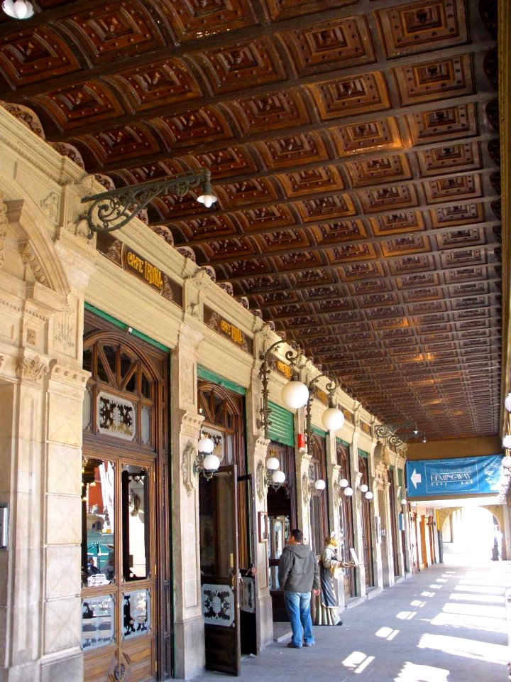Pamplona - Plaza del Castillo, Café Iruña 10