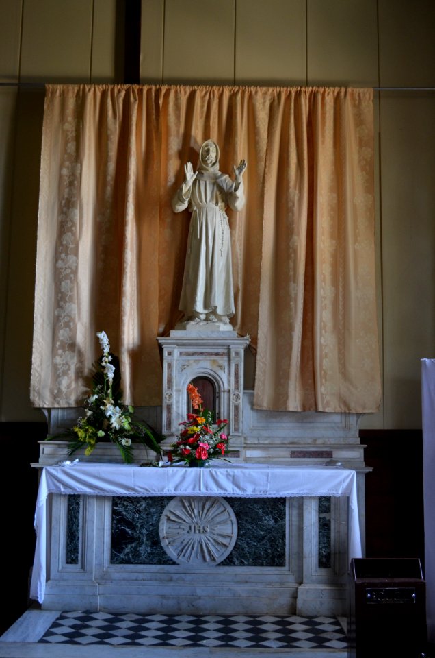 Pamplemousses, Eglise Saint François d‘Assise, Interieur (4)