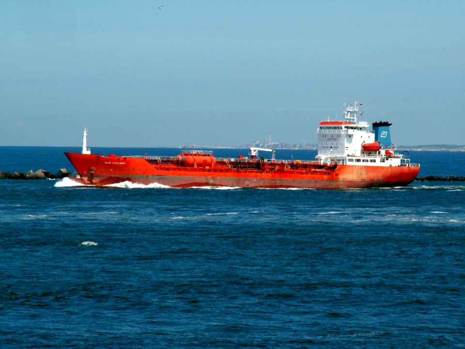 Pakri Challenge leaving Port of Rotterdam, Holland 08-Jul-2006