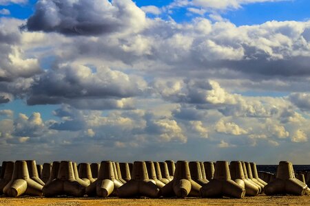 Construction embankment barrier