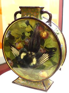 Painted Vase, c. 1893, Royal Doulton, part of World's Columbian Exposition display - Museum of Science and Industry (Chicago) - DSC06657