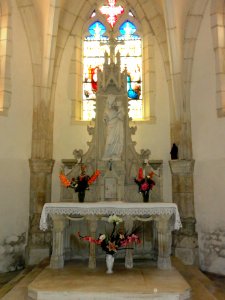Pagny-sur-Meuse (Meuse) Chapelle de Massey autel avec statue Vierge et Enfant