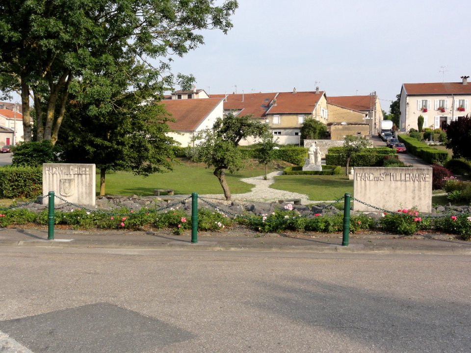 Pagny-sur-Meuse (Meuse) Parc du 3ème millénaire