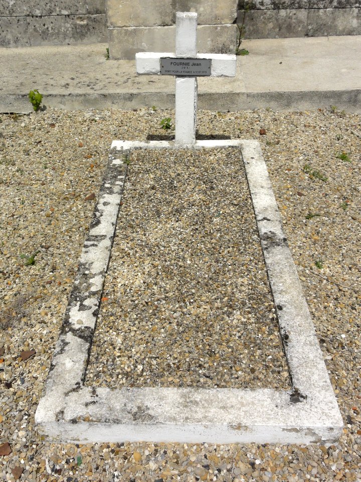 Paissy (Aisne) tombe de guerre D