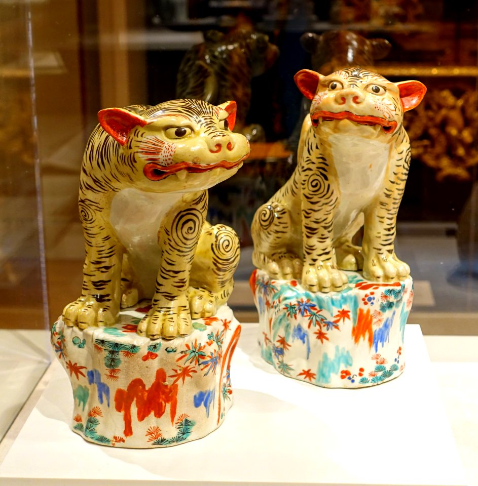 Pair of tigers, Arita ware, Japan, 1670-1700 AD, porcelain - Peabody Essex Museum - DSC07756