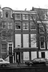 Pand Reguliersgracht 20 in Amsterdam gekraakt. Exterieur, Bestanddeelnr 931-8913