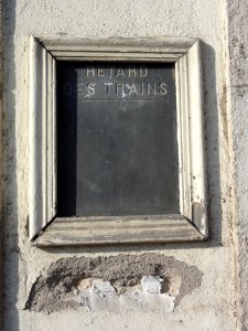 Pagny-sur-Meuse (Meuse) gare, ancien panneau manuel retard