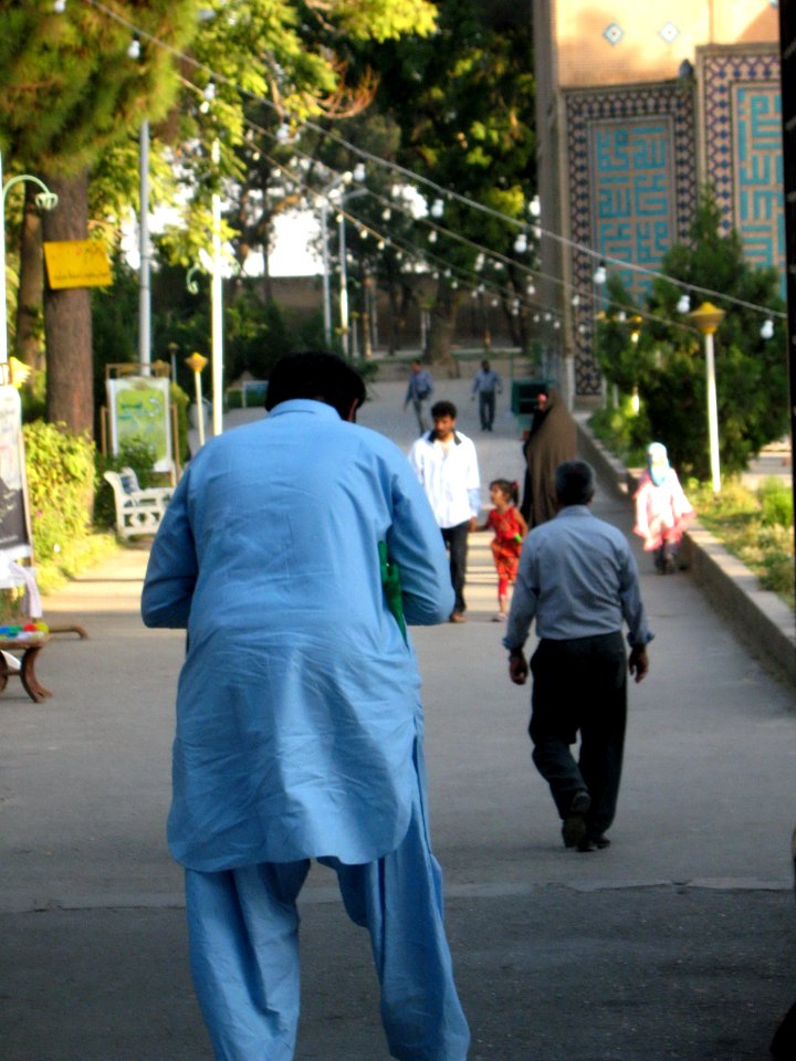 Pakistani pilgrime respect to Mohammad al-Mahruq - Nishapur 2