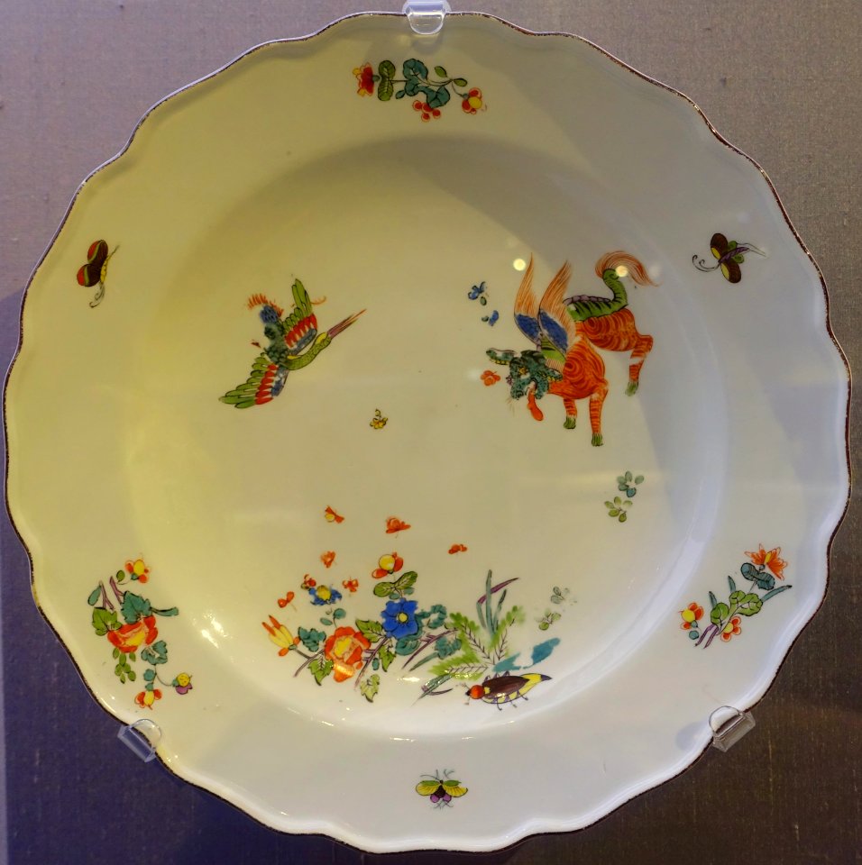 Pair of plates with Kakiemon decoration, 2 of 2, Meissen porcelain, c. 1735, hard-paste porcelain , soft-paste porcelain - California Palace of the Legion of Honor - San Francisco, CA - DSC03032