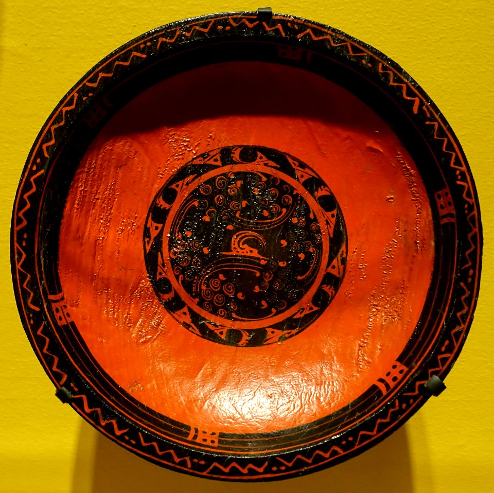 Pair of plates with stylized cloud designs, 2 of 2, Chu culture, Jiangling, Hubei, China, Warring States period, 300s-200s BC, wood, cinnabar, lacquer - Portland Art Museum - Portland, Oregon - DSC08577