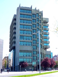 Pamplona - Antiguo edificio central de la Caja de Ahorros Municipal de Pamplona 3