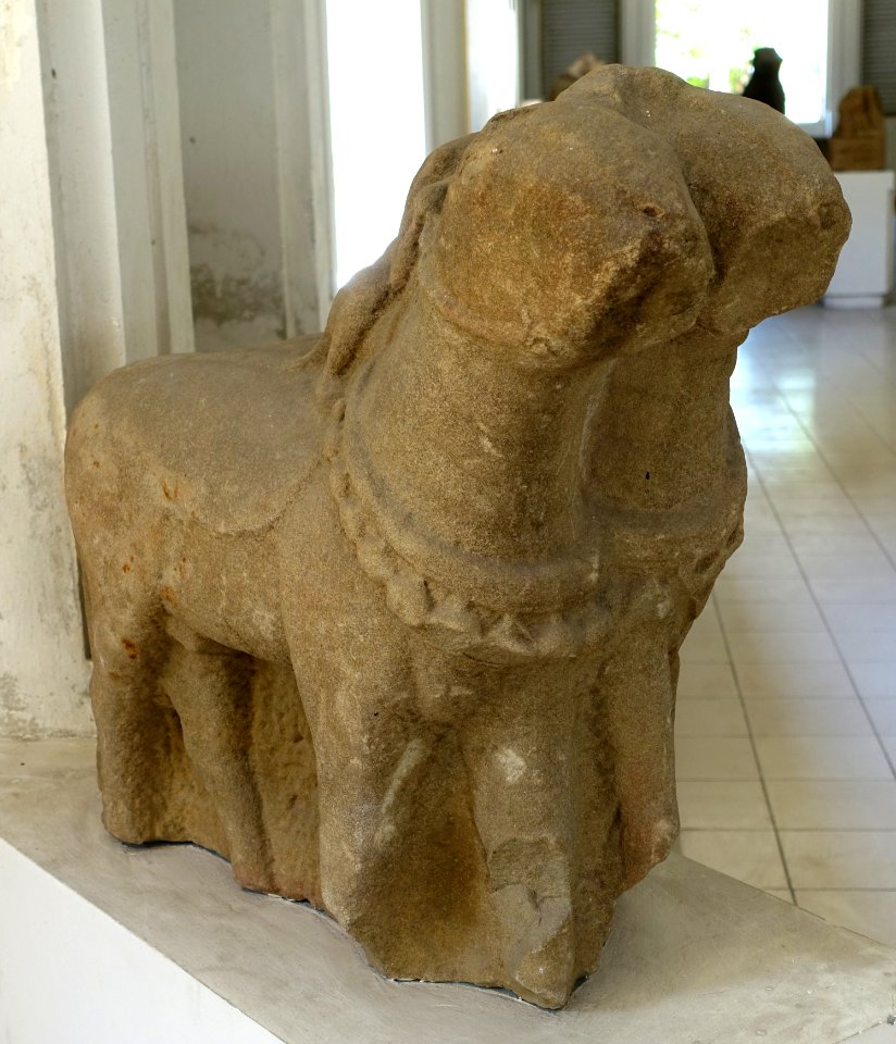 Pair of Horses, 10th century, Quang Nam - Museum of Cham Sculpture - Danang, Vietnam - DSC01917