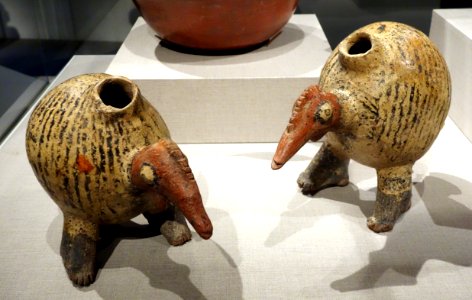 Pair of turkeys, West Mexico, Nayarit, 300 BC to 300 AD, earthenware and pigment - De Young Museum - DSC00427