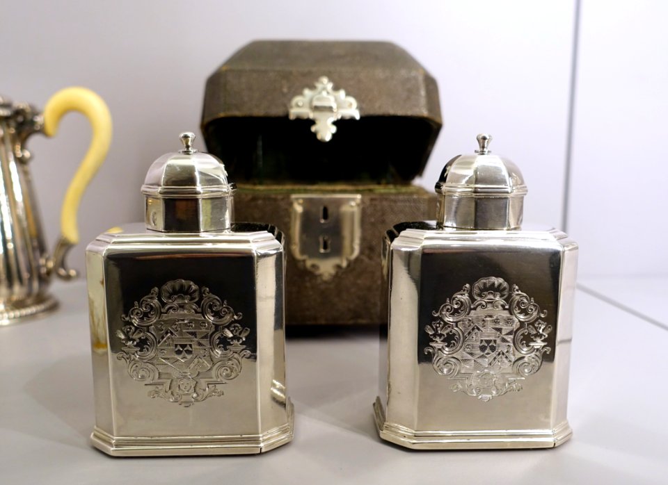 Pair of Tea Caddies and Box, Thomas Ash, British, caddies 1714-1715, box c. 1739-1756, silver, pewter, wood, shagreen, velvet - Fogg Art Museum, Harvard University - DSC01334