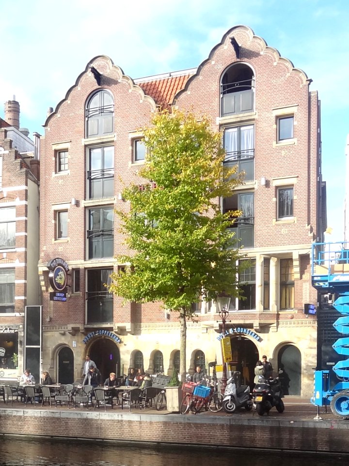 Pakhuis met kantoor