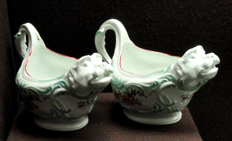 Pair of sauceboats, c. 1760-1765, William Duesbury & Co., Derby, England, glassy soft-paste porcelain, overglaze enamels - Gardiner Museum, Toronto - DSC00796