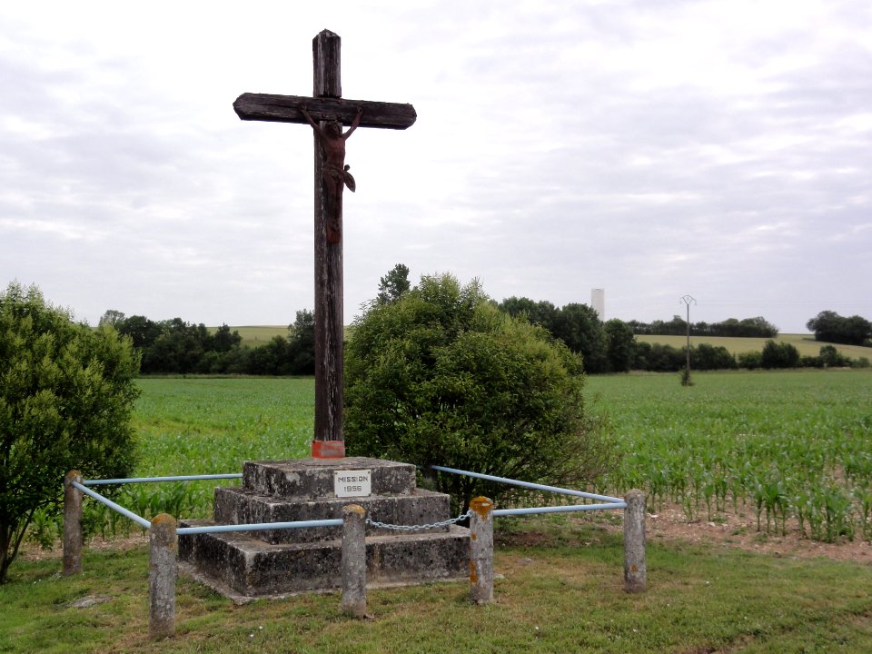 Paillé (Charente-Maritime) croix de mission