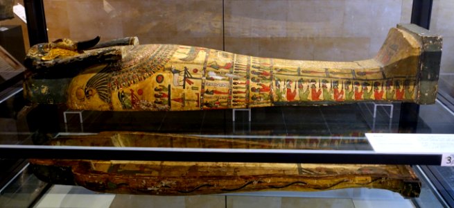 Painted anthropoid coffin, probably from Middle Egypt, Late Period, 30th Dynasty, to early Ptolemaic Period, c. 4th century BC, painted wood, plaster, gold - Matsuoka Museum of Art - Tokyo, Japan - DSC07018