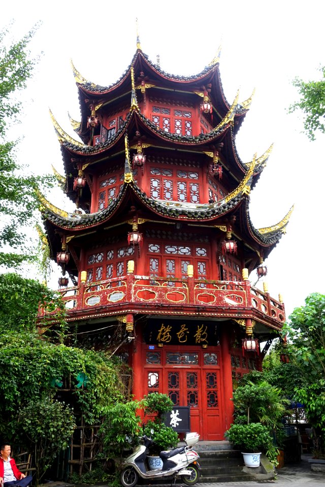 Pagoda near Baihuatan Park - Chengdu, China - DSC03774