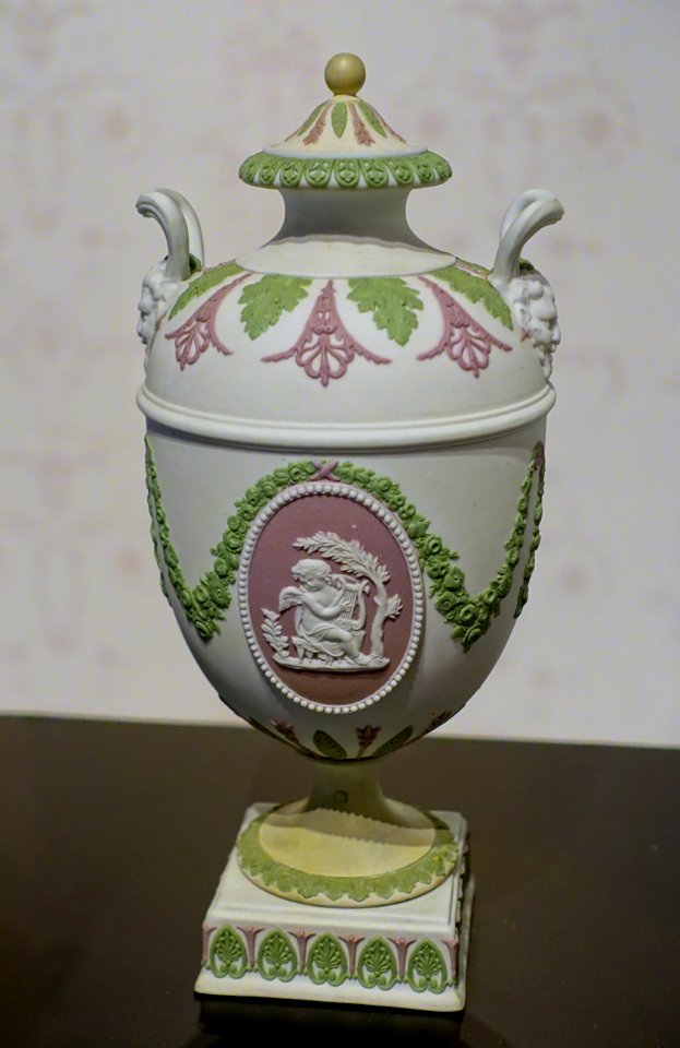 Pair of covered vases, Wedgwood, 2 of 2, England, c. 1825, stoneware - Montreal Museum of Fine Arts - Montreal, Canada - DSC09427