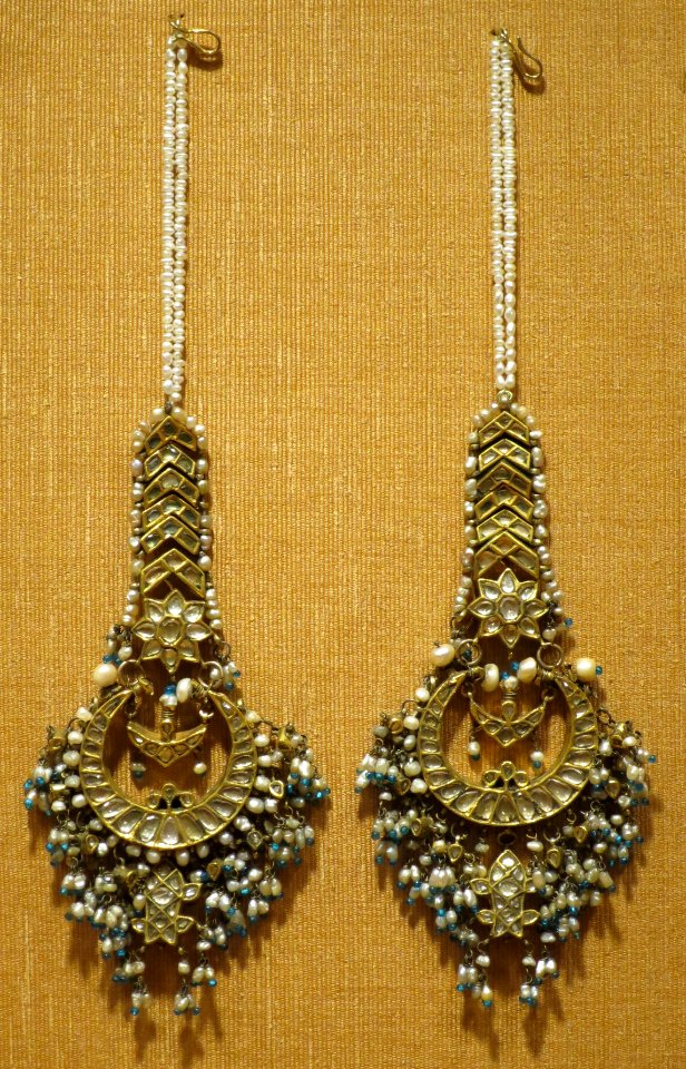Pair of earrings, northern India, 19th century, gold, pearls and clear stones, Honolulu Academy of Arts