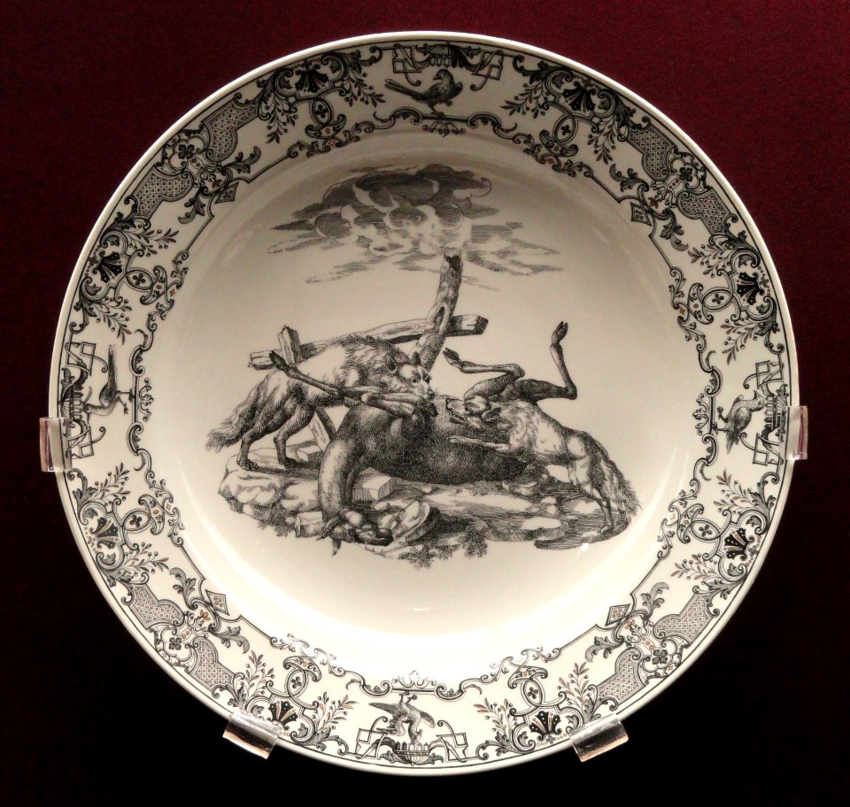 Pair of dishes from a Jagd service, dish 2, c. 1740, Du Paquier factory, hard-paste porcelain, Schwarzlot overglaze black enamel, gilding - Gardiner Museum, Toronto - DSC00998