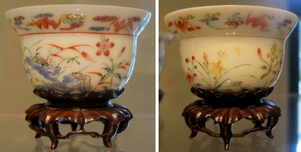 Pair of cups from China, Qing dynasty, Jianqing period, porcelain with glaze and enamels, HAA photo
