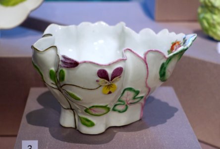 Pair of basins with pansies and strawberry leaves, 1 of 2, Longton Hall porcelain, c. 1758, soft-paste porcelain - California Palace of the Legion of Honor - San Francisco, CA - DSC02988
