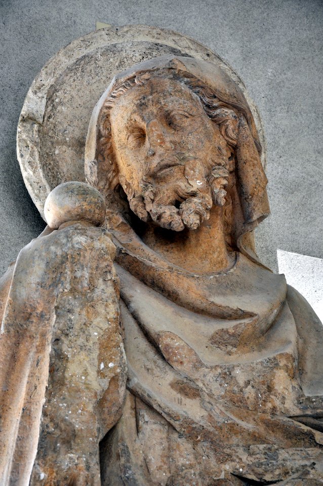Palais du Tau Statues originales 17062011 11