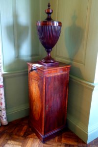 Pair of George III pedestals and urns, 1 of 2, England, c. 1790, mahogany - Great House - Castle Hill on the Crane Estate - Ipswich, Massachusetts - DSC06194