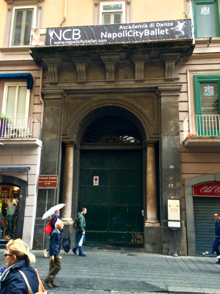 Palazzo Cirrella - portone