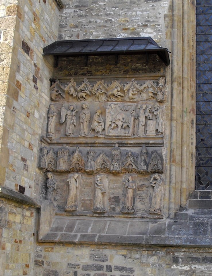 Paderborn-Relief Dom-links