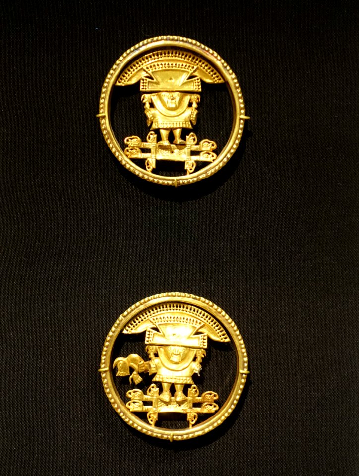 Pair of frontal panels from ear ornaments, Sican (Lambayeque) culture, Late Intermediate Period (Middle Sican), 900-1100 AD, gold - Dallas Museum of Art - DSC04672